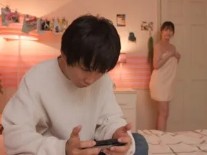 Cô chị dâm dâm, gạ trả bài em gái của em gái